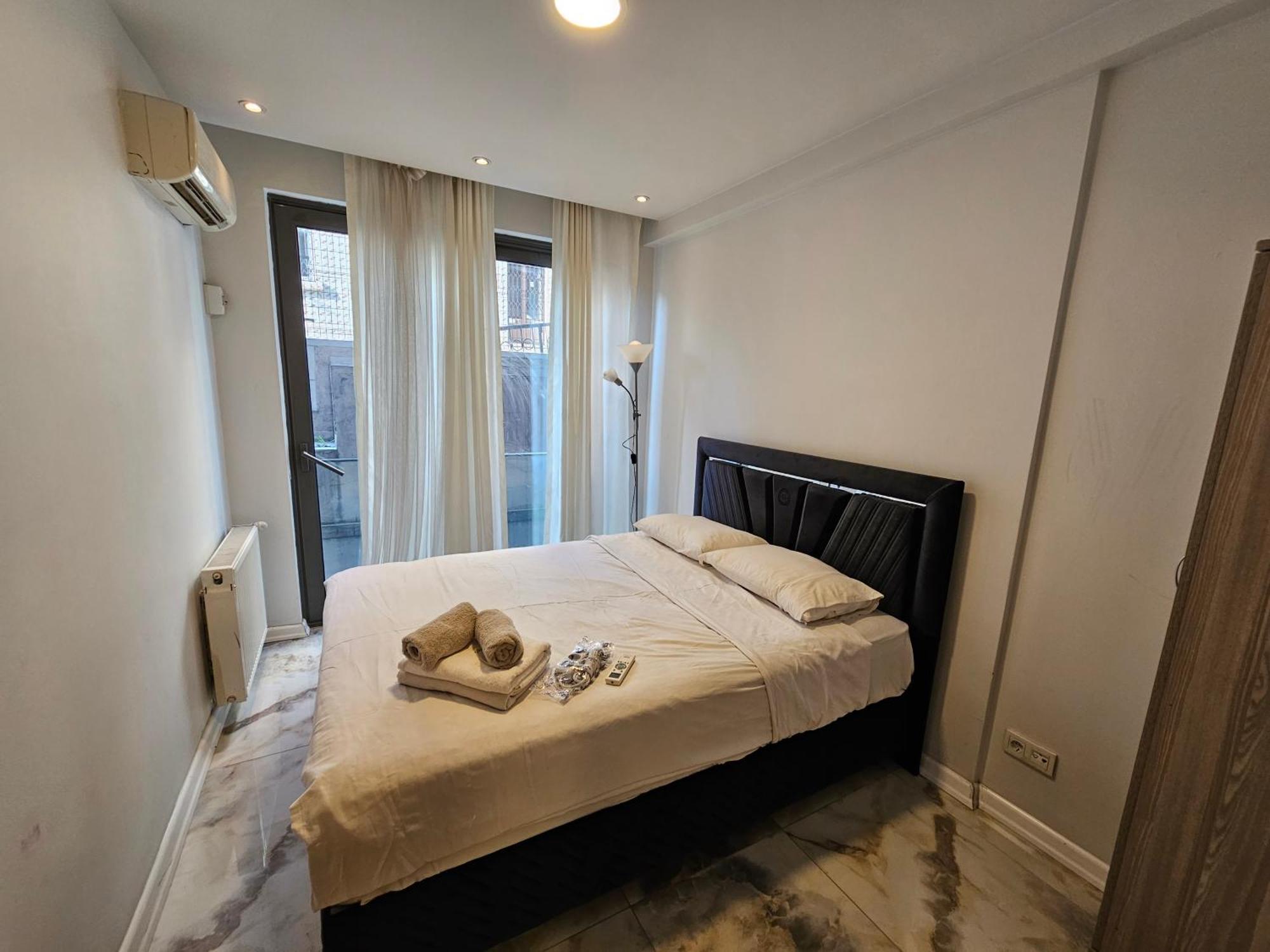Perfect Taksim, 2 Bedroom, Pool, Gym, Sauna