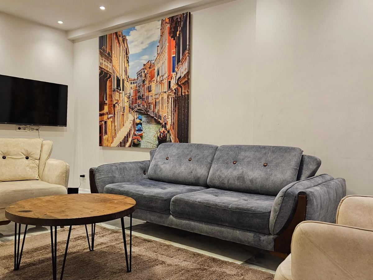 Apartment Perfect Taksim, 2 Bedroom, Pool, Gym, Sauna
